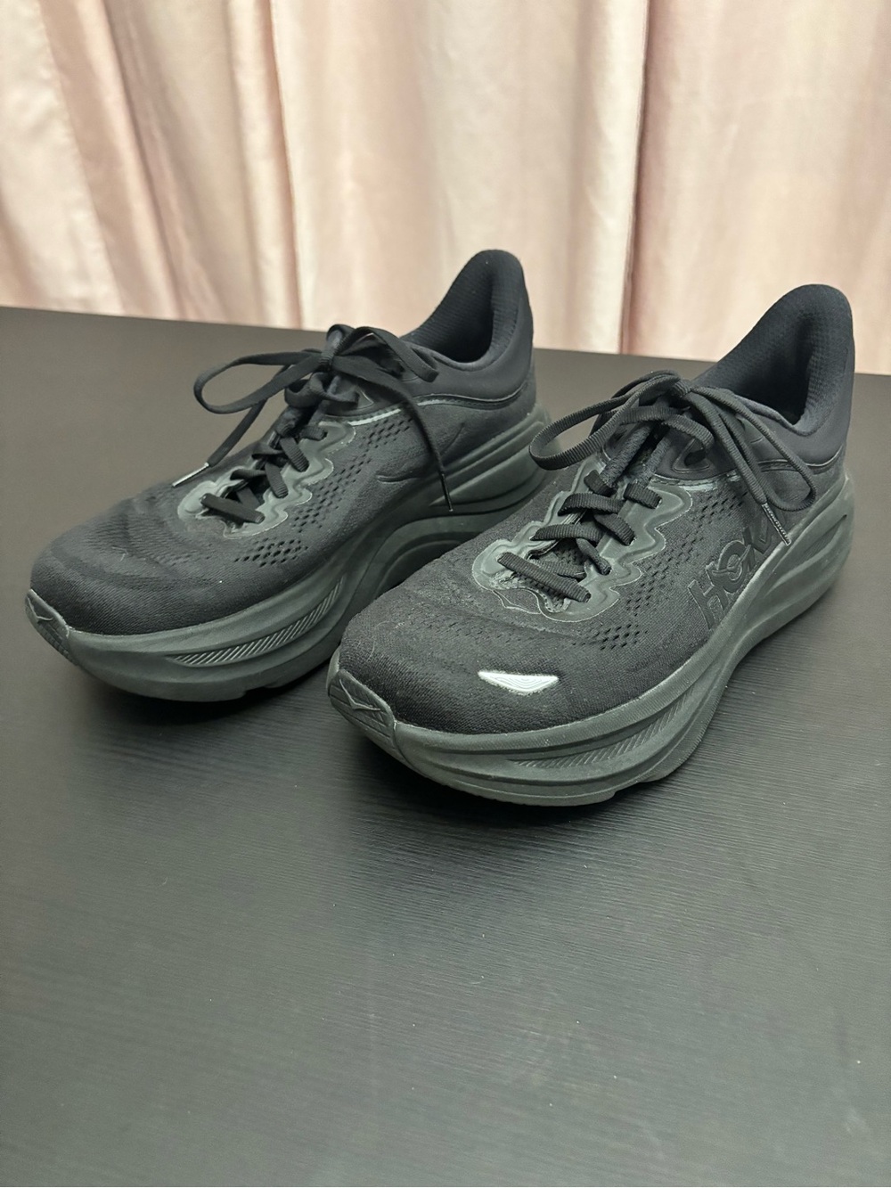 Men's Black Hoka Bondi 9 Sneakers Size 9 Wide
